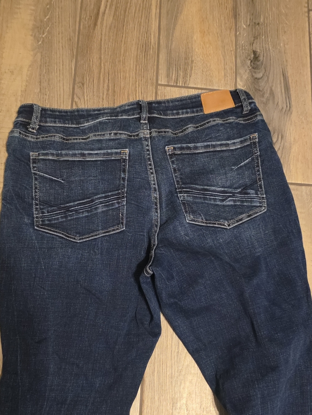BKE Women's Dark Blue Relaxed Denim Jeans with Back Pocket Stitching